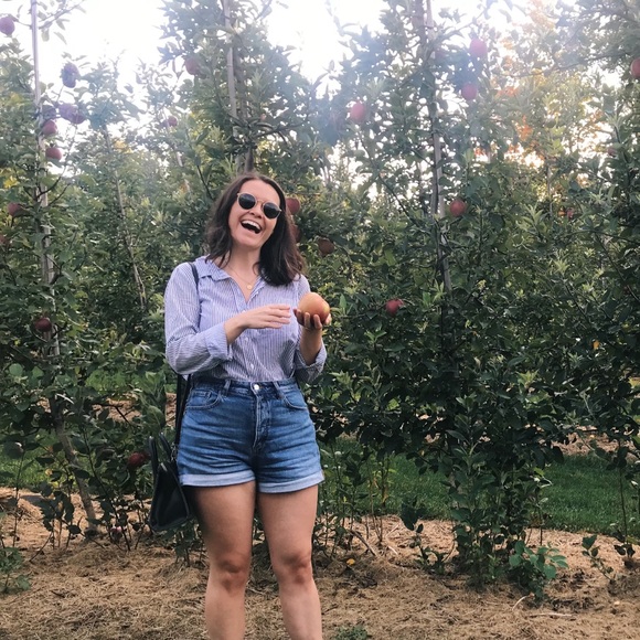 Meet your Posher, Tara - Picture 1 of 1